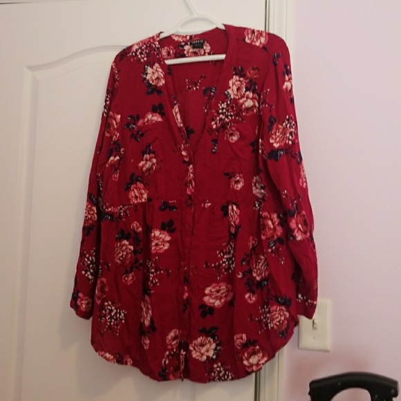 Floral top - Picture 1 of 3